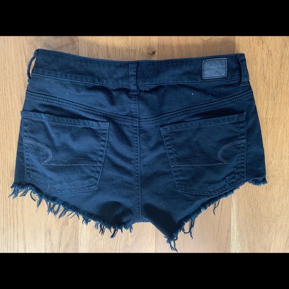 American Eagle black high waisted ‘Shortie’ shorts - Picture 3 of 4